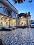 Best Rooms Near Giriraj Ji Temple in Jatipura for Comfortable Stay